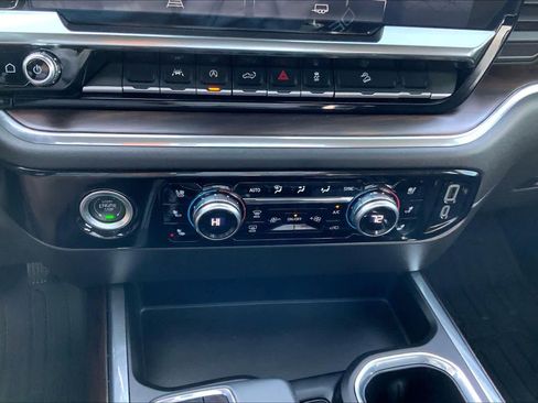 Used 2024 GMC Sierra 1500 SLT image 31