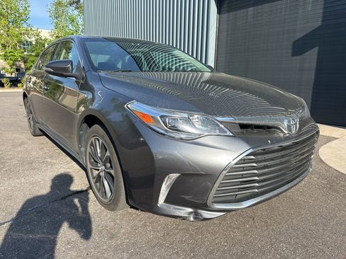 Used 2016 Toyota Avalon XLE image 1