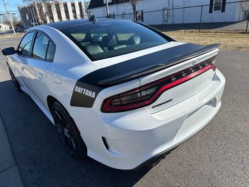 Used 2018 Dodge Charger R/T image 11