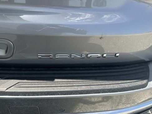 Used 2023 GMC Yukon Denali AWD/4WD image 9