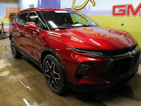 Certified 2023 Chevrolet Blazer RS w/ Driver Confidence II Package image 4