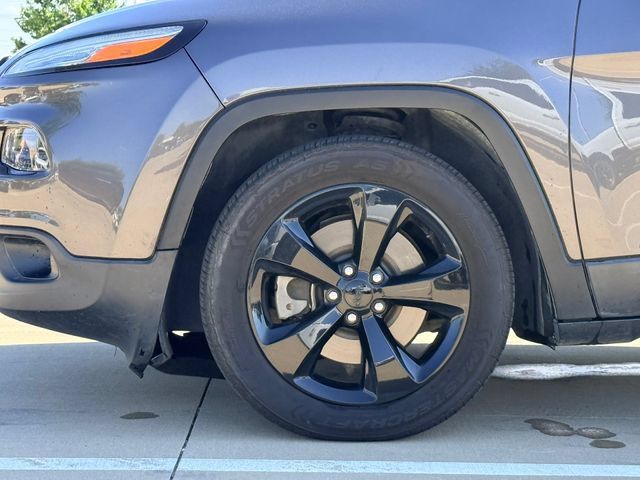 Used 2018 Jeep Cherokee Limited w/ Luxury Group FWD image 9