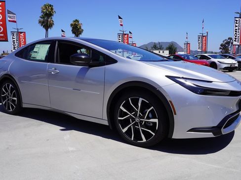 New 2026 Toyota Prius Plug-In Hybrid FWD image 3