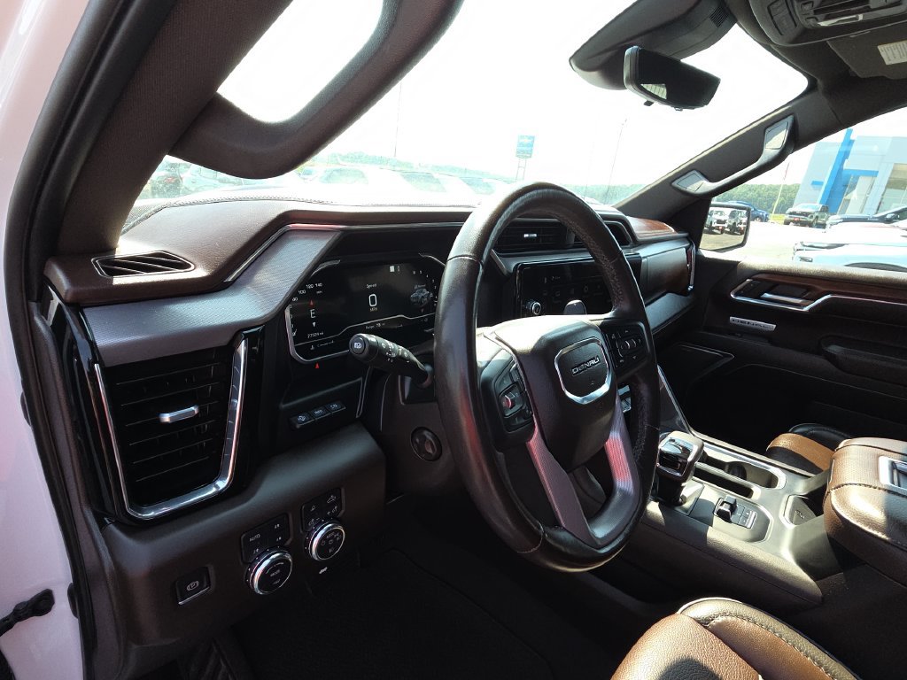 Used 2022 GMC Sierra 1500 Denali w/ Technology Package AWD/4WD image 17