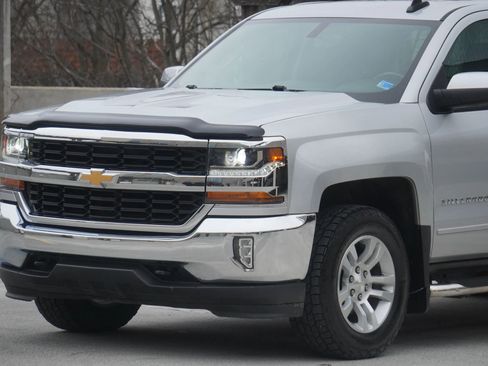 Used 2018 Chevrolet Silverado 1500 LT w/ All Star Edition image 25
