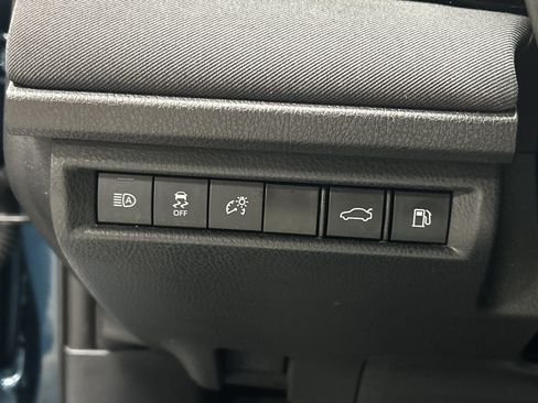 Used 2025 Toyota Camry LE FWD image 33