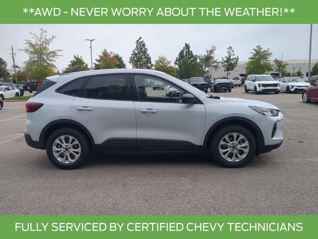 Used 2025 Ford Escape Active AWD/4WD image 3