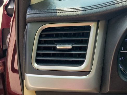 Used 2017 Toyota Highlander XLE FWD image 32
