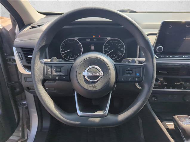Used 2024 Nissan Rogue SV AWD/4WD image 13