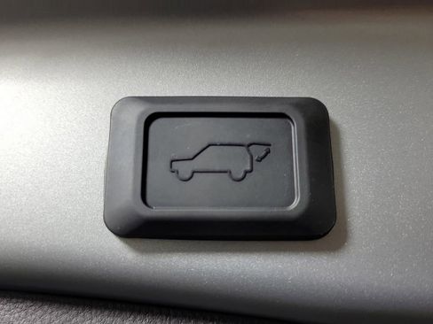Used 2025 Toyota RAV4 XLE Premium w/ Weather Package AWD/4WD image 9