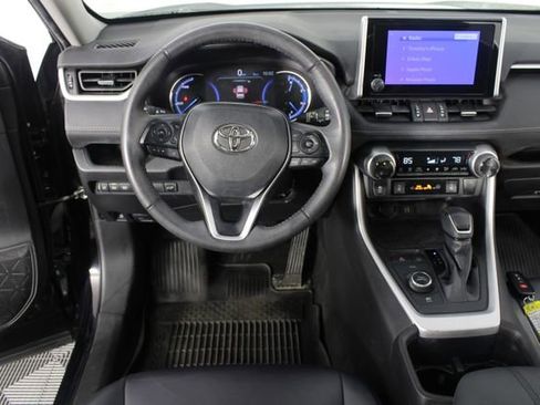 Used 2023 Toyota RAV4 XLE Premium image 12