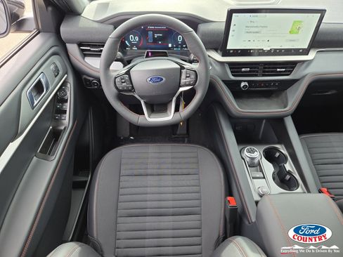 New 2026 Ford Explorer ST-Line w/ ST-Line Street Pack image 9