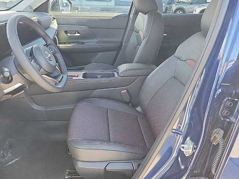 New 2026 Nissan Kicks SR w/ Cold Weather Package image 18