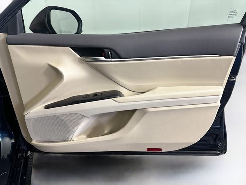 Used 2020 Toyota Camry LE w/ Carpet Mat Package FWD image 29