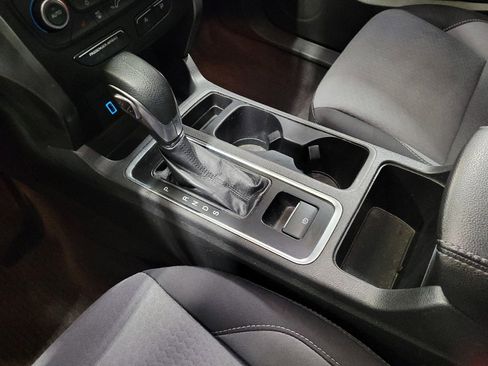 Used 2018 Ford Escape SE w/ SE Sync 3 Package AWD/4WD image 26