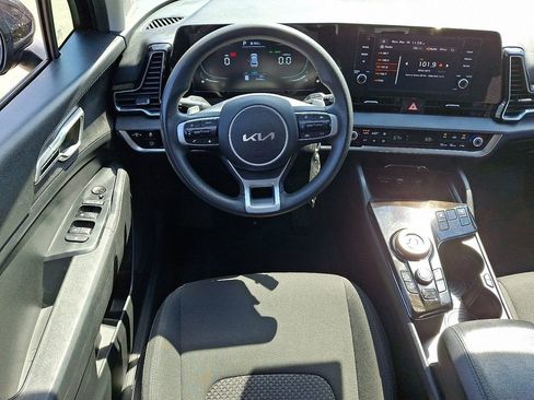 Used 2023 Kia Sportage LX image 12