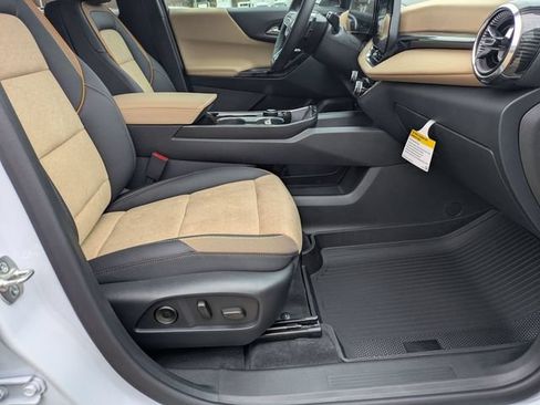 New 2026 Chevrolet Equinox ACTIV w/ Convenience Package III AWD/4WD image 36