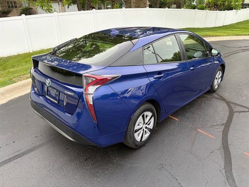Used 2017 Toyota Prius Three FWD image 7