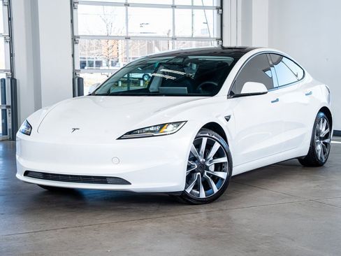 Used 2025 Tesla Model 3 Long Range image 2