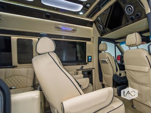 Used 2022 Mercedes-Benz Sprinter 2500 image 8