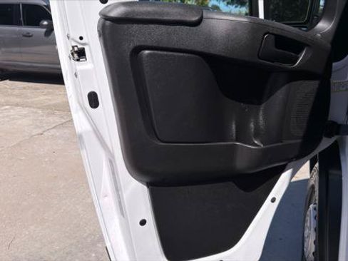 Used 2025 RAM ProMaster 2500 w/ Convenience Group FWD image 12