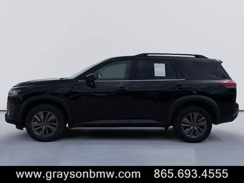 Used 2024 Nissan Pathfinder SV FWD image 6