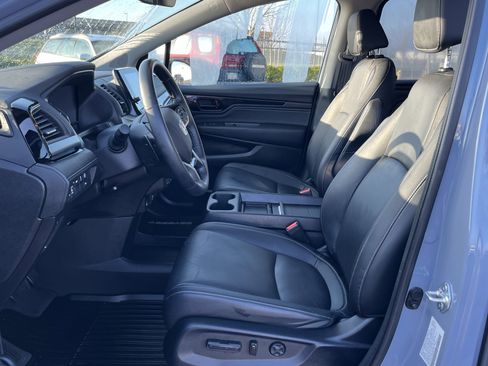 Used 2023 Honda Odyssey Touring image 12