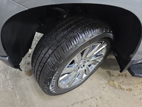 Used 2020 Chevrolet Silverado 1500 High Country w/ Technology Package image 35