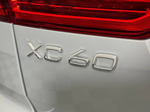 Used 2024 Volvo XC60 B5 Plus w/ Protection Package Premier AWD/4WD image 8