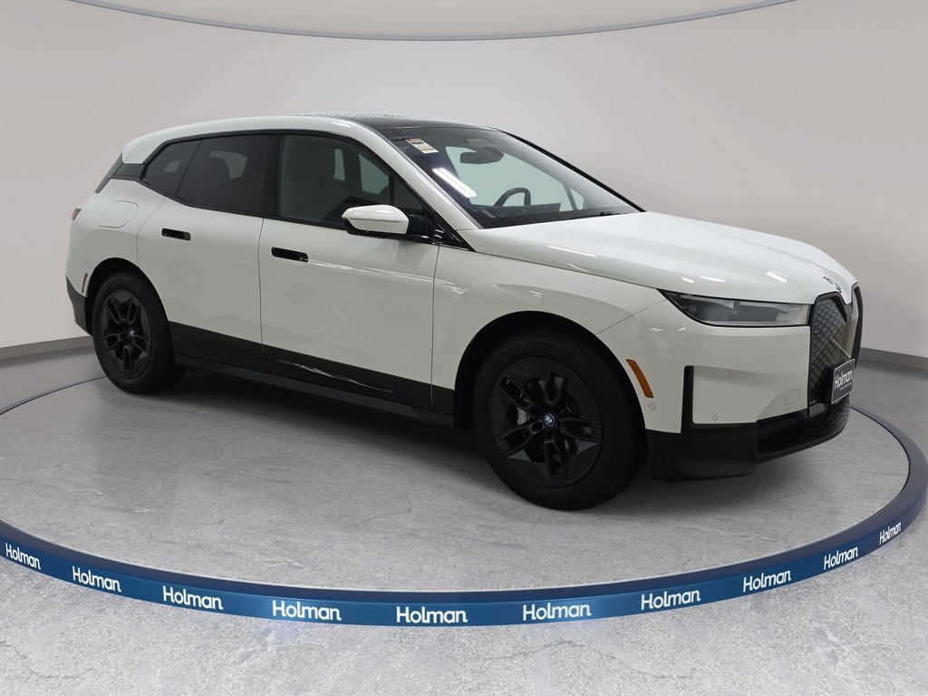 Used 2024 BMW iX xDrive50 AWD/4WD image 4