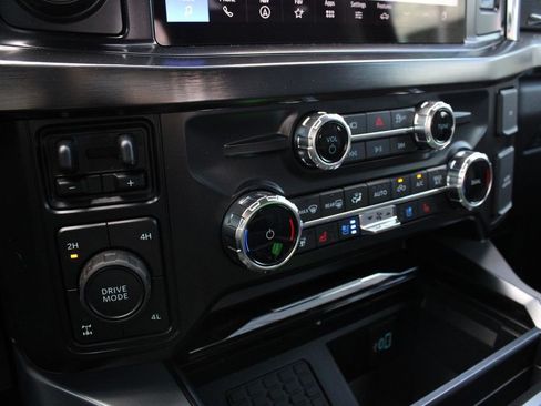 New 2026 Ford F250 Lariat w/ Black Appearance Package AWD/4WD image 17