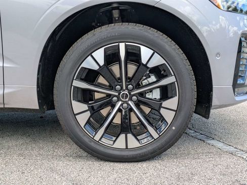 New 2026 Volvo XC60 B5 Plus w/ Climate Package AWD/4WD image 11