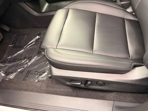 Certified 2025 Nissan Murano SV FWD image 22