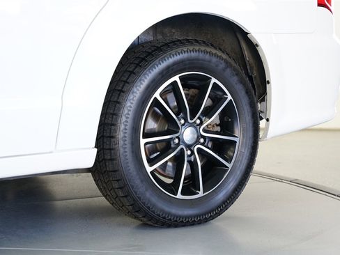 Used 2018 Dodge Grand Caravan GT image 5