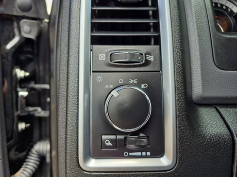 Used 2020 RAM 1500 Classic SLT w/ Luxury Group AWD/4WD image 37