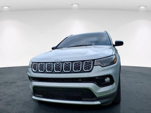 Used 2025 Jeep Compass Limited AWD/4WD image 4