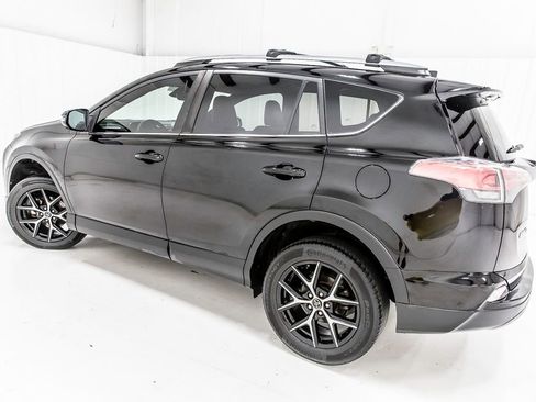 Used 2018 Toyota RAV4 SE w/ Power Extra Value Package FWD image 4