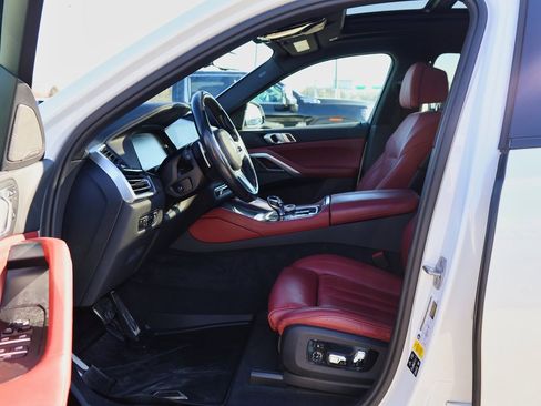 Used 2021 BMW X6 M50i w/ Executive Package image 7