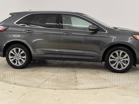 Certified 2019 Ford Edge Titanium image 8