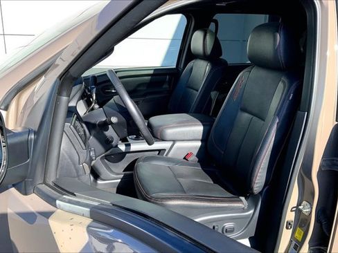 Used 2021 Nissan Titan PRO-4X w/ Pro-4x Convenience Package AWD/4WD image 25