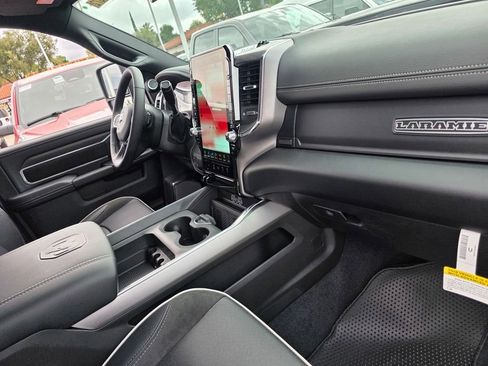 New 2026 RAM 2500 Laramie AWD/4WD image 13