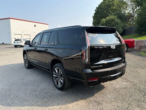 Used 2024 Cadillac Escalade ESV V w/ Heavy-Duty Trailer Package AWD/4WD image 7
