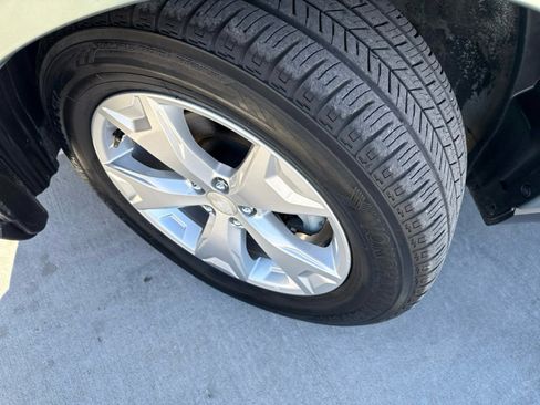 Used 2015 Subaru Forester 2.5i w/ Alloy Wheel Package image 2