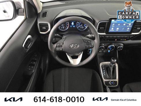 Used 2020 Hyundai Venue SEL FWD image 17