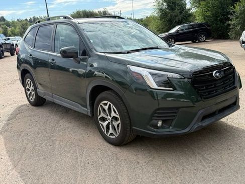 Used 2024 Subaru Forester Premium AWD/4WD image 7