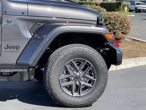 New 2026 Jeep Gladiator Sport AWD/4WD image 8