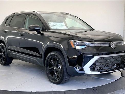 New 2026 Volkswagen Taos SEL image 1