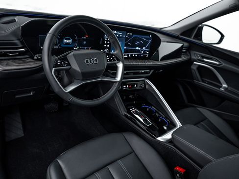 Certified 2025 Audi Q5 Premium w/ Convenience Package image 9
