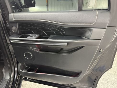 Used 2019 Ford Expedition Max Platinum image 36