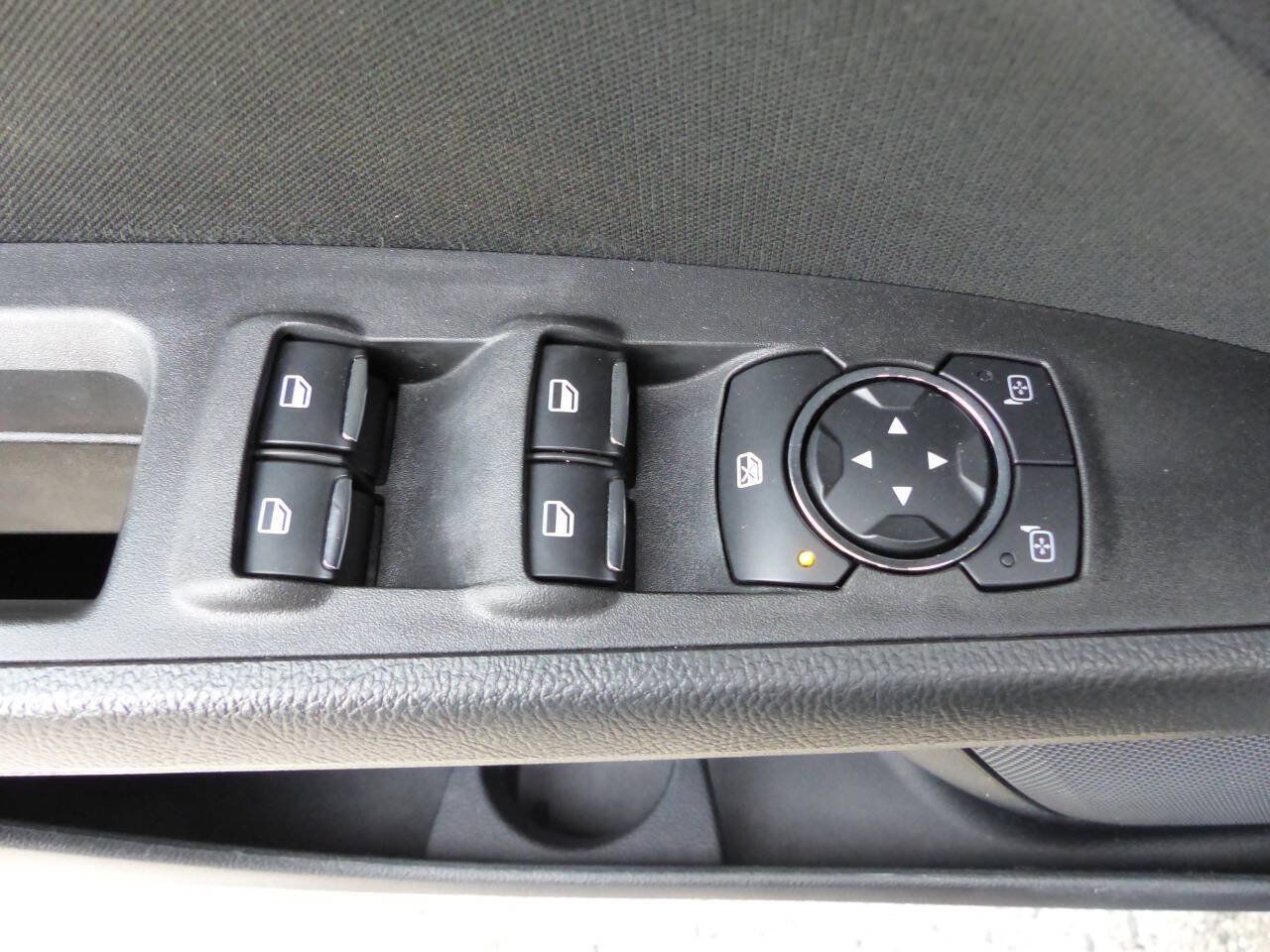Used 2020 Ford Fusion SE FWD image 33